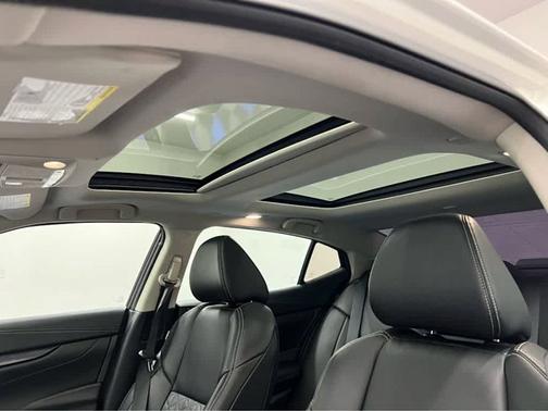 Pearl White Tricoat 2019 Nissan Maxima Platinum