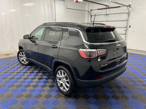 2022 Jeep Compass Latitude Lux