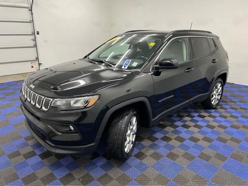 2022 Jeep Compass Latitude Lux
