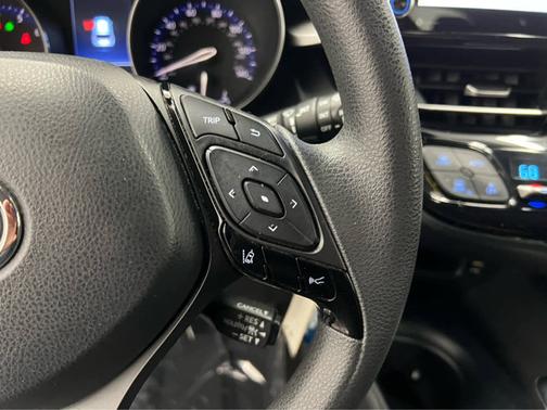 2021 Toyota C-HR LE