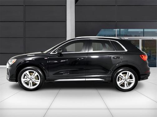 2023 Audi Q3 45 S line Premium