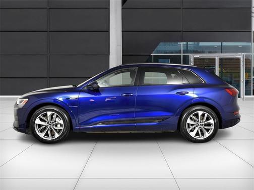 2021 Audi e-tron Premium Plus