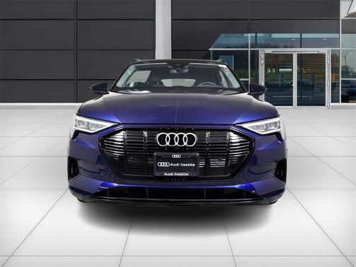 2021 Audi e-tron Premium Plus