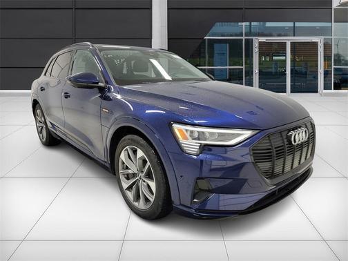 2021 Audi e-tron Premium Plus