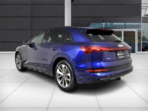 2021 Audi e-tron Premium Plus