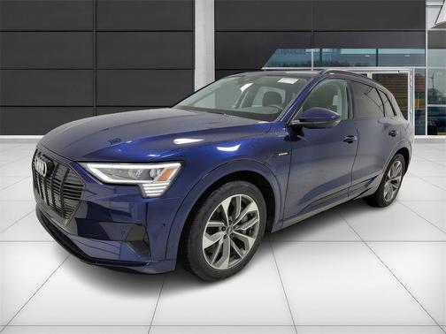 2021 Audi e-tron Premium Plus