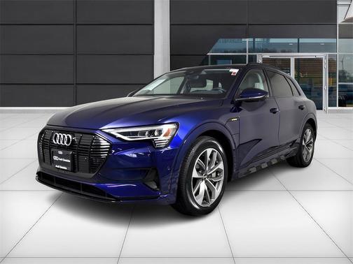 2021 Audi e-tron Premium Plus