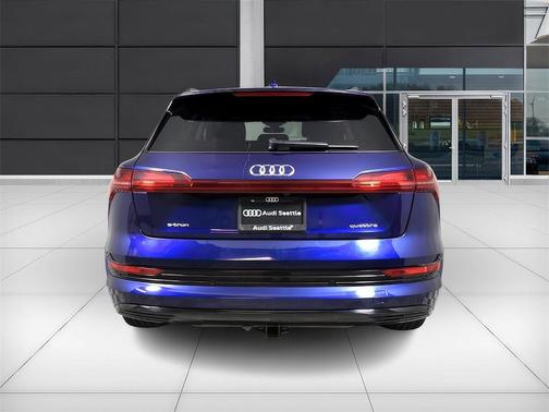 2021 Audi e-tron Premium Plus