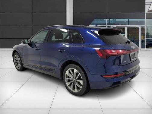 2021 Audi e-tron Premium Plus