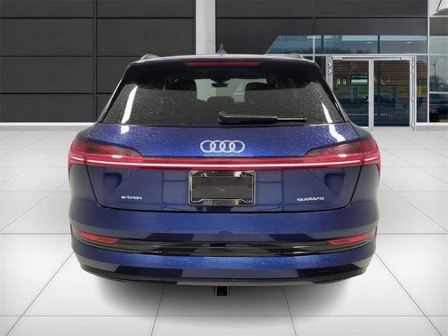 2021 Audi e-tron Premium Plus