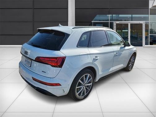2024 Audi Q5 e 55 S line quattro Premium