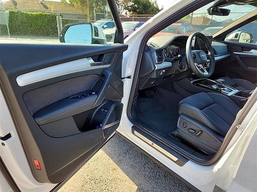 2024 Audi Q5 e 55 S line quattro Premium