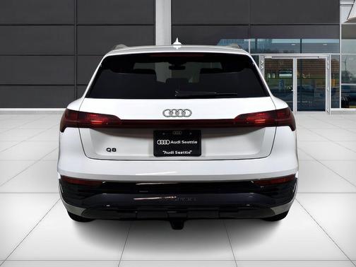 2024 Audi Q8 e-tron Premium