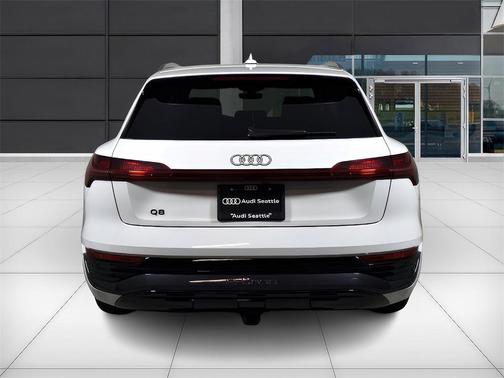 2024 Audi Q8 e-tron Premium