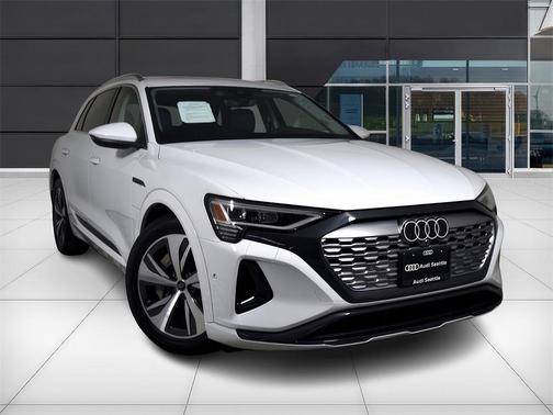 2024 Audi Q8 e-tron Premium