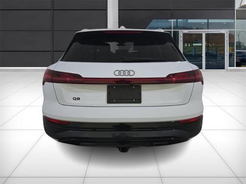 2024 Audi Q8 e-tron Premium