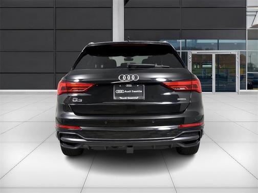 2022 Audi Q3 45 S line Premium