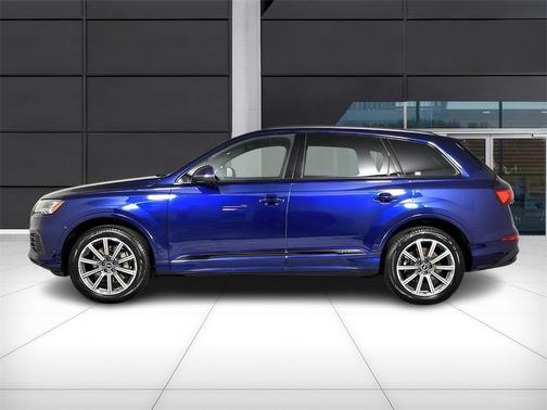 2024 Audi Q7 45 Premium Plus