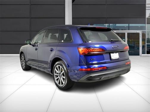 2024 Audi Q7 45 Premium Plus