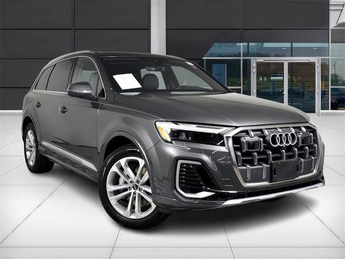 2025 Audi Q7 55 Premium Plus