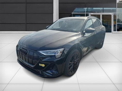 2022 Audi e-tron Premium