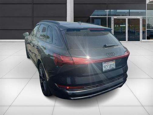 2022 Audi e-tron Premium