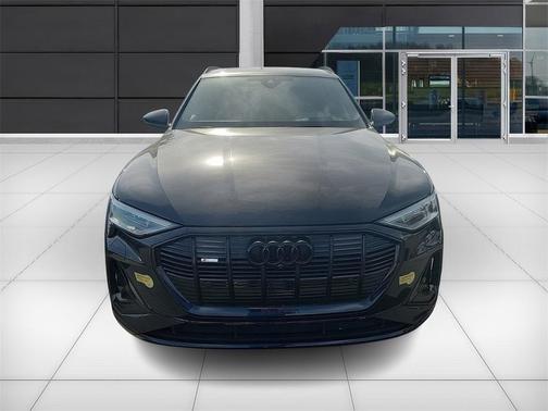 2022 Audi e-tron Premium