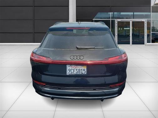 2022 Audi e-tron Premium