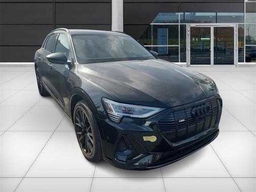 2022 Audi e-tron Premium