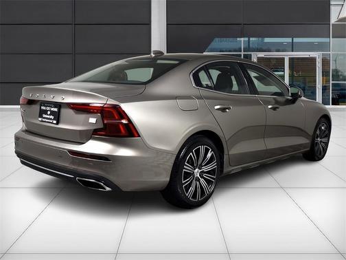 2021 Volvo S60 Recharge Plug-In Hybrid T8 Inscription