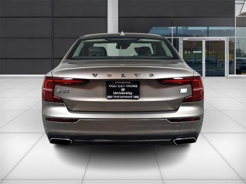 2021 Volvo S60 Recharge Plug-In Hybrid T8 Inscription