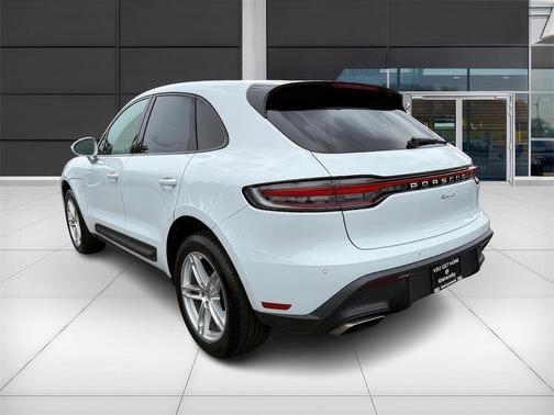 2022 Porsche Macan Base