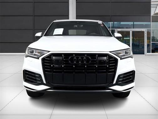 2022 Audi Q7 55 Premium Plus