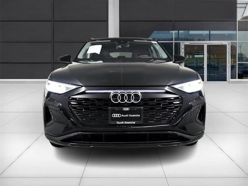 2024 Audi Q8 e-tron Premium