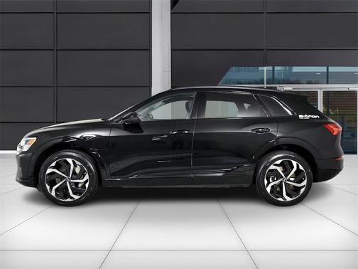 2024 Audi Q8 e-tron Premium