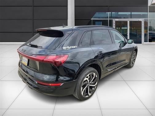 2024 Audi Q8 e-tron Premium