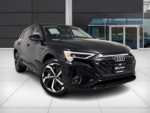 2024 Audi Q8 e-tron Premium