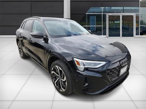 2024 Audi Q8 e-tron Premium