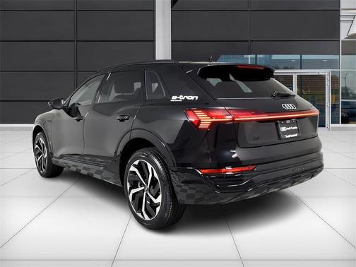 2024 Audi Q8 e-tron Premium