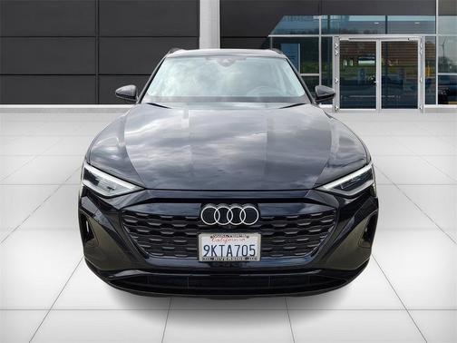 2024 Audi Q8 e-tron Premium