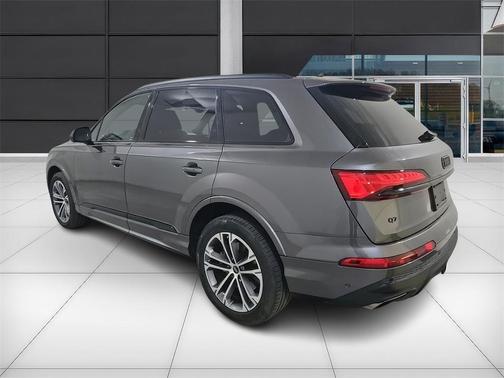 2025 Audi Q7 45 Premium Plus
