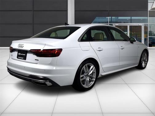2024 Audi A4 45 S line quattro Premium