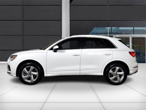 2022 Audi Q3 40 Premium