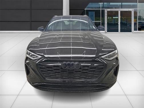 2024 Audi Q8 e-tron Premium