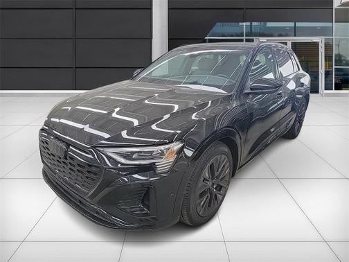 2024 Audi Q8 e-tron Premium