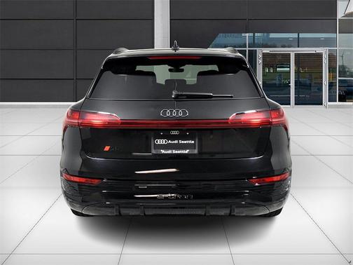 2024 Audi Q8 e-tron Premium