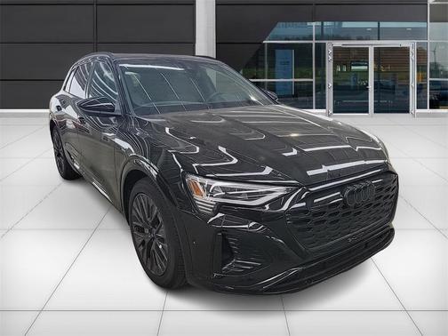 2024 Audi Q8 e-tron Premium
