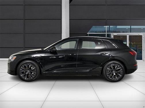 2024 Audi Q8 e-tron Premium