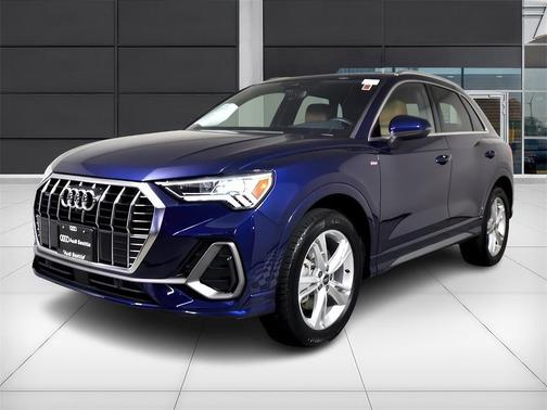 2022 Audi Q3 45 S line Premium
