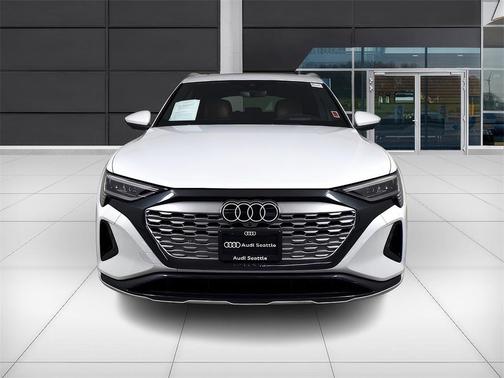 2024 Audi Q8 e-tron Premium